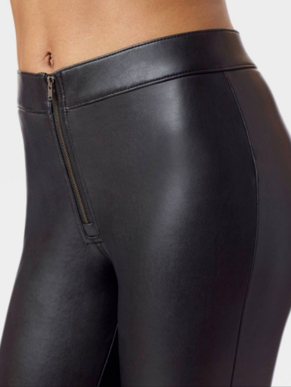 HUE Black Exposed Zip Faux Leather Leggings